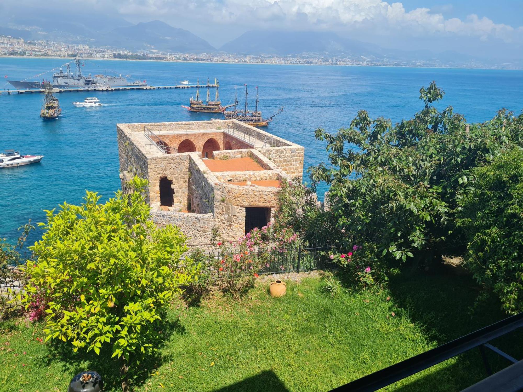 Escape To History In A Stunning Stone House With Garden And Sea View In The Heart Of Аланія