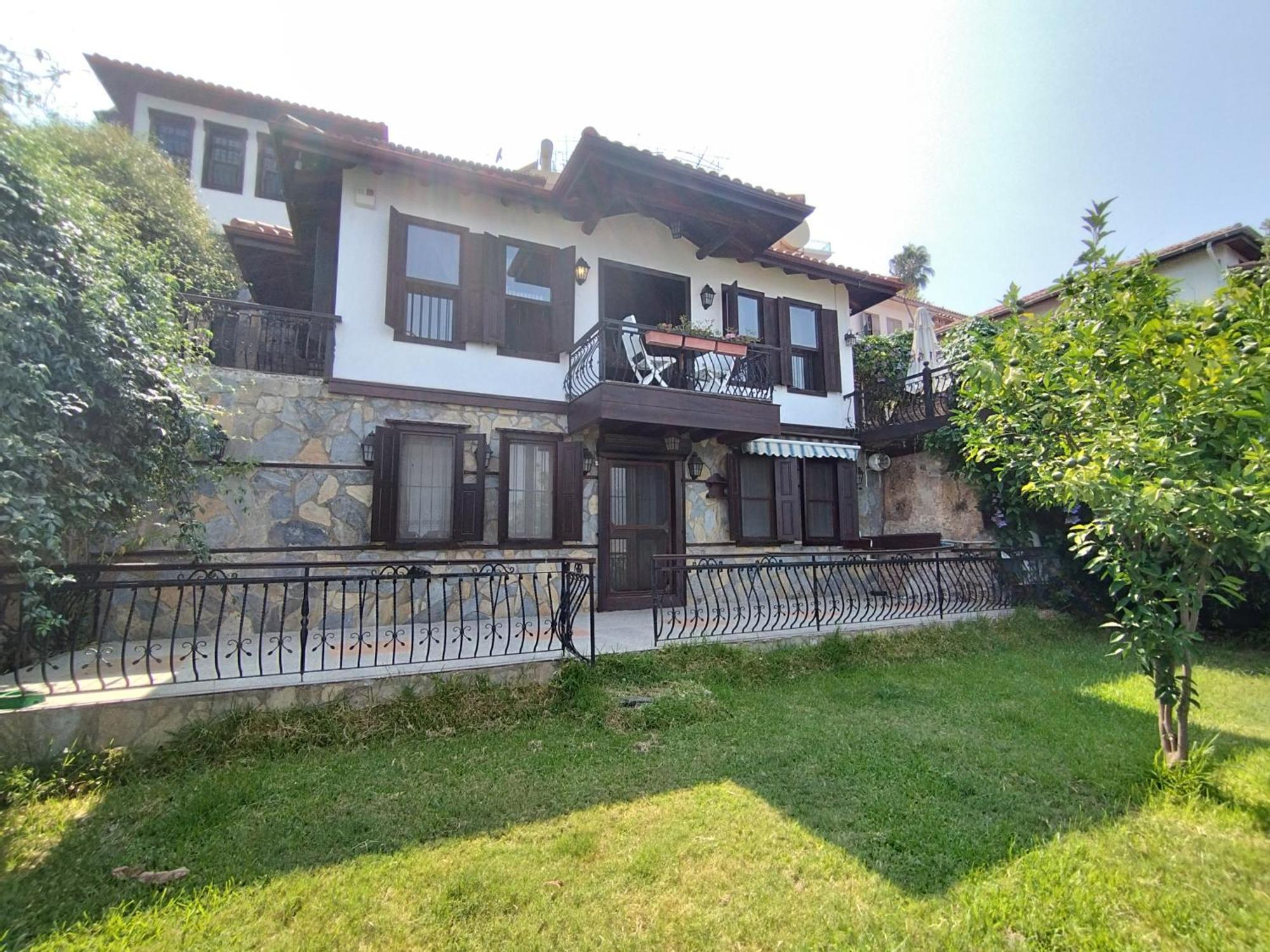 Escape To History In A Stunning Stone House With Garden And Sea View In The Heart Of Вілла