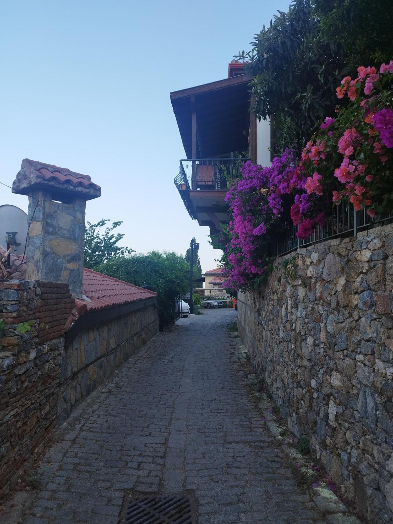 Вілла Escape To History In A Stunning Stone House With Garden And Sea View In The Heart Of Аланія