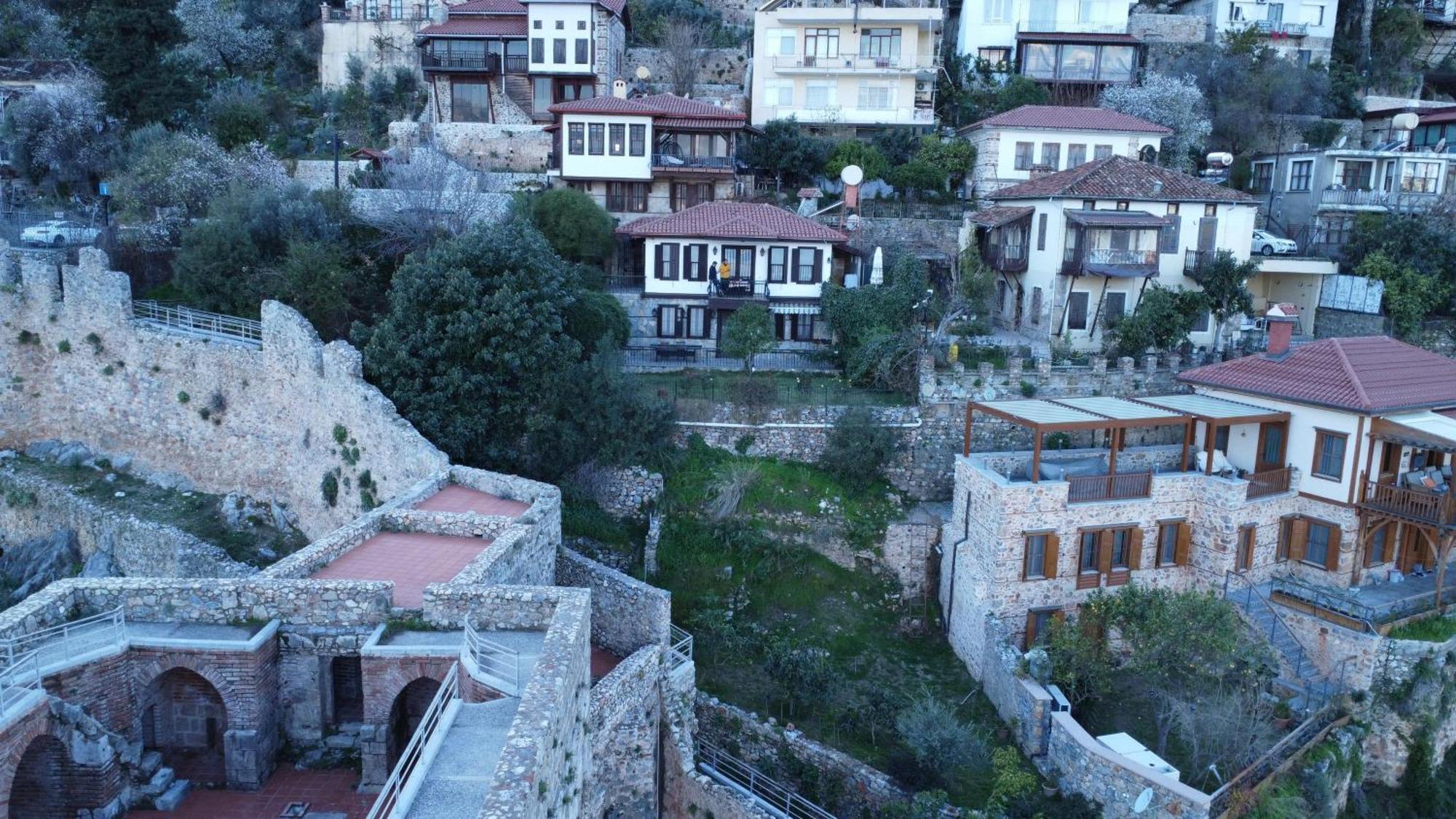 Вілла Escape To History In A Stunning Stone House With Garden And Sea View In The Heart Of Аланія